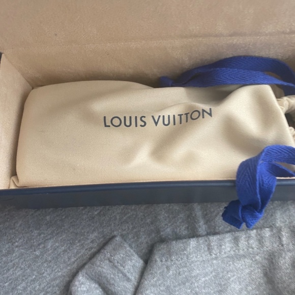 LV MOON SQUARE SUNGLASSES Louis Vuitton - Picture 6 of 7
